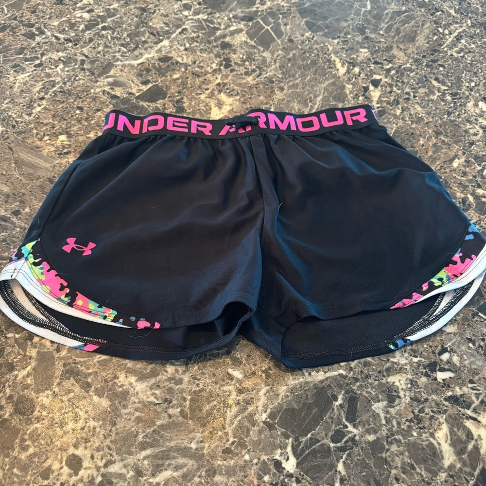 Under Armour girls large shorts